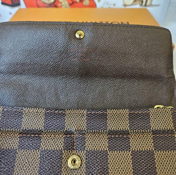 Louis Vuitton Sarah Damier Wallet VGUC - Picture 13 of 14